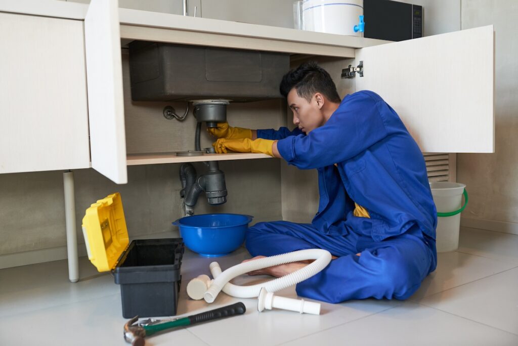 Plumber Putty vs Silicone Which Sealant is Better?
